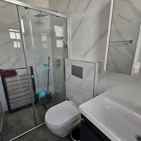 Pompeius Beachside Retreat 2-bedroom G-7 Apartman *