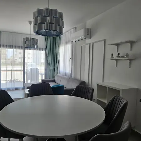 Pompeius Beachside Retreat 2-bedroom G-7 *