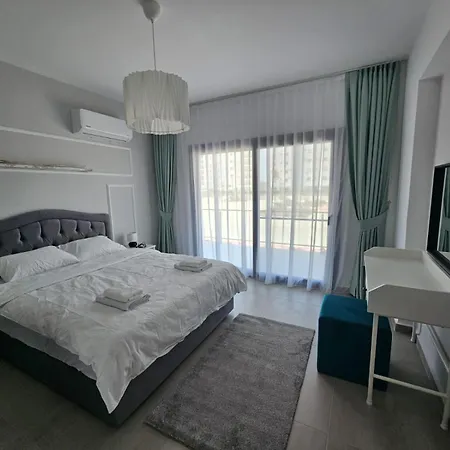 Pompeius Beachside Retreat 2-bedroom G-7 Appartement *