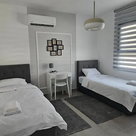 Pompeius Beachside Retreat 2-bedroom Perivolia tou Trikomou