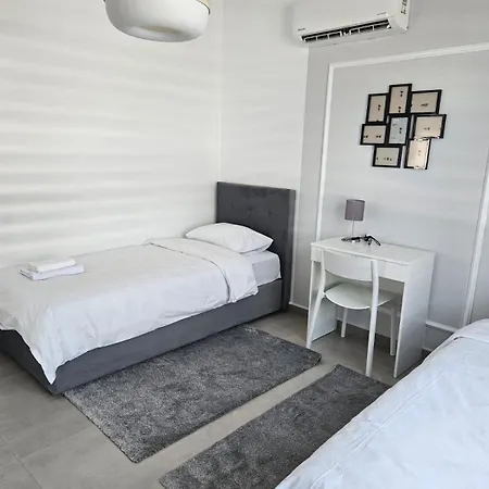 Pompeius Beachside Retreat 2-bedroom G-7 Appartement Perivolia tou Trikomou