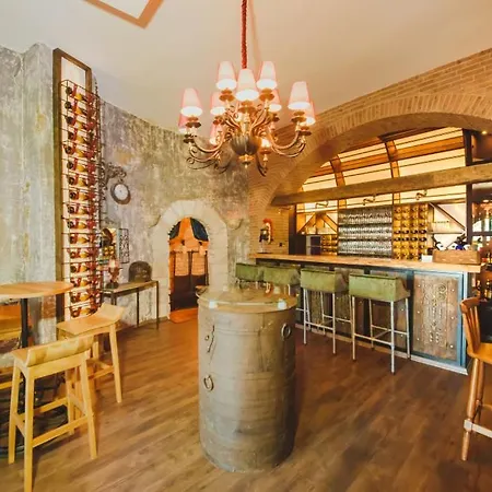 Pompeius Beachside Retreat 2-bedroom G-7 公寓