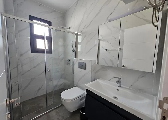 Pompeius Beachside Retreat 2-bedroom G-7 Apartament Perivolia tou Trikomou
